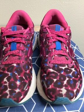 Brooks Women's Magenta Leopard Print Running Shoes with Blue Accents